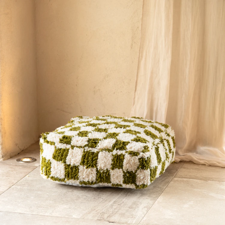 Pouf-Husse aus Wolle mit Karomuster
