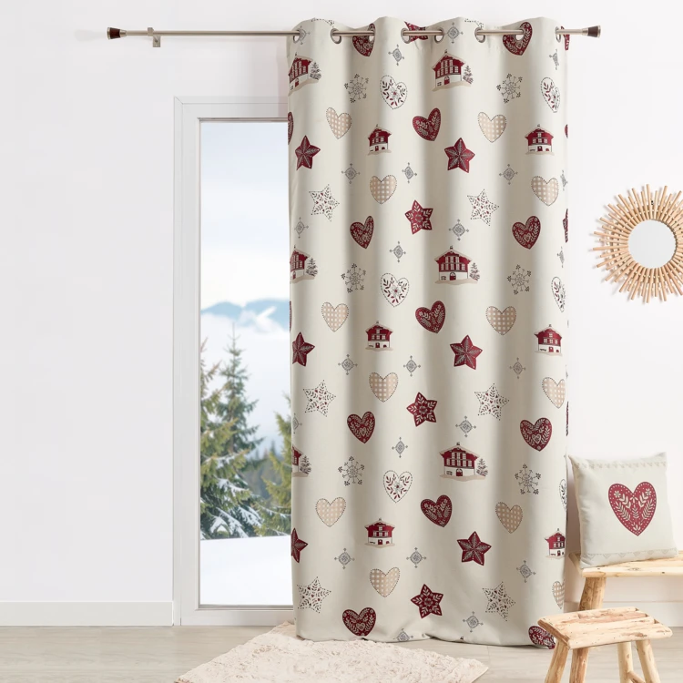 Rideau jacquard d’ameublement avec motifs chalets et cœurs