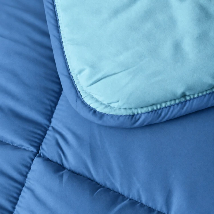 Couette chaude microfibre bicolore 400 gr/m2