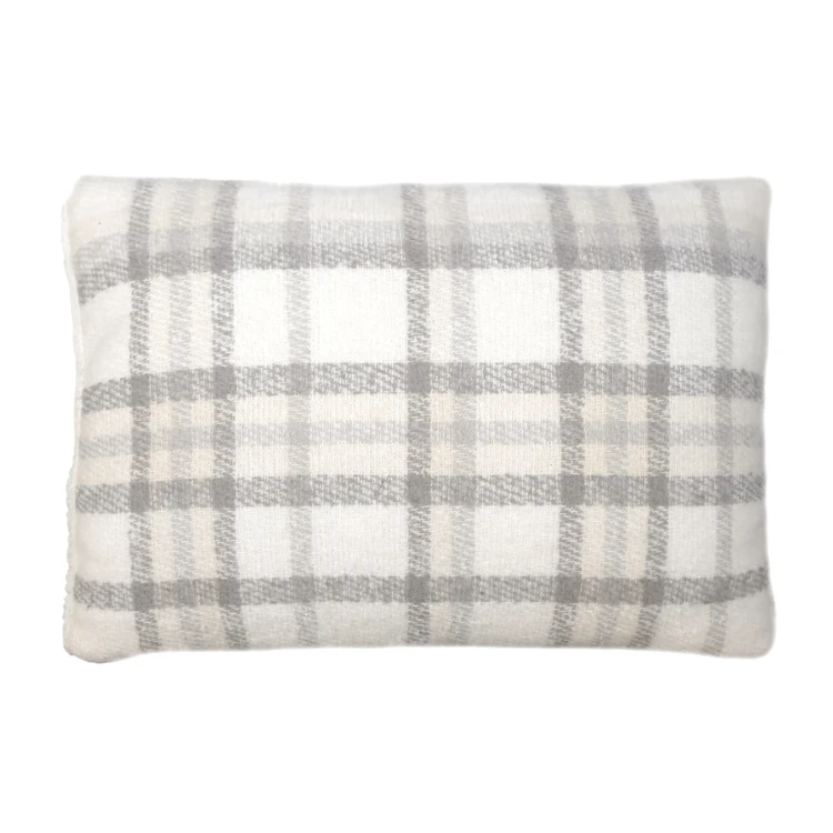 Coussin à carreaux effet mohair avec dos sherpa