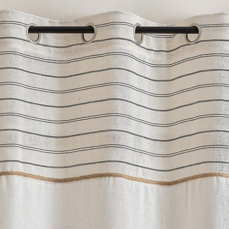 Pantalla de ojales con ribete de rayas