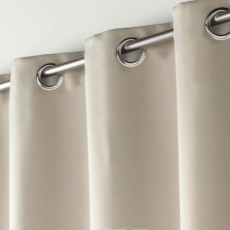 Rideau court occultant 90 % adapté radiateur