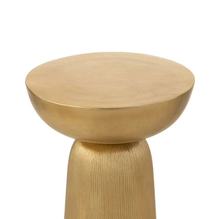 Mesa auxiliar de metal