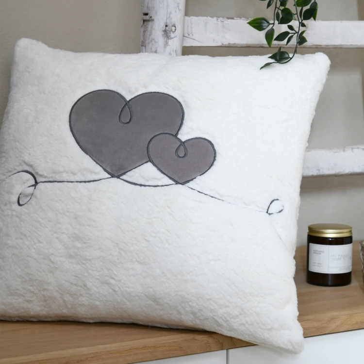 Coussin décoratif à motif cœur