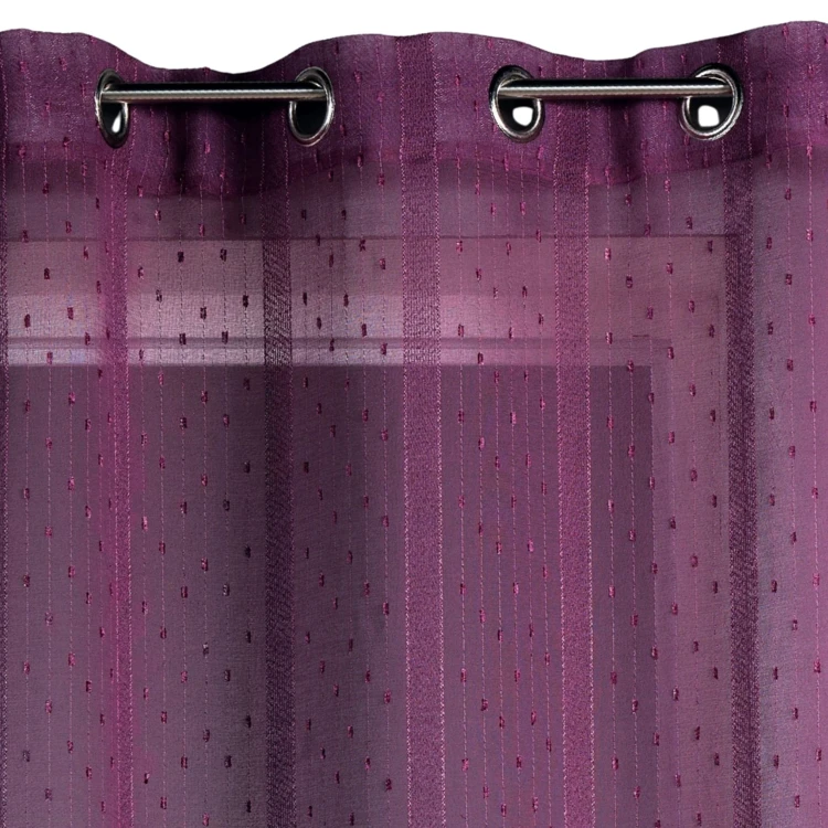 Voilage tissé et fileté