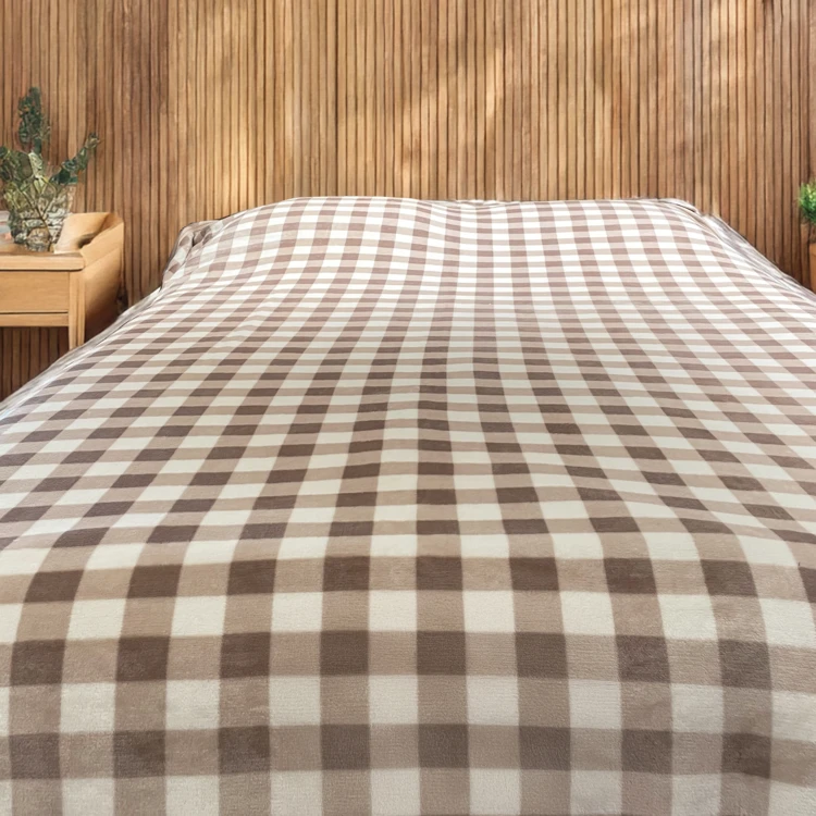 Bettüberwurf aus Fleece mit Vichy-Muster