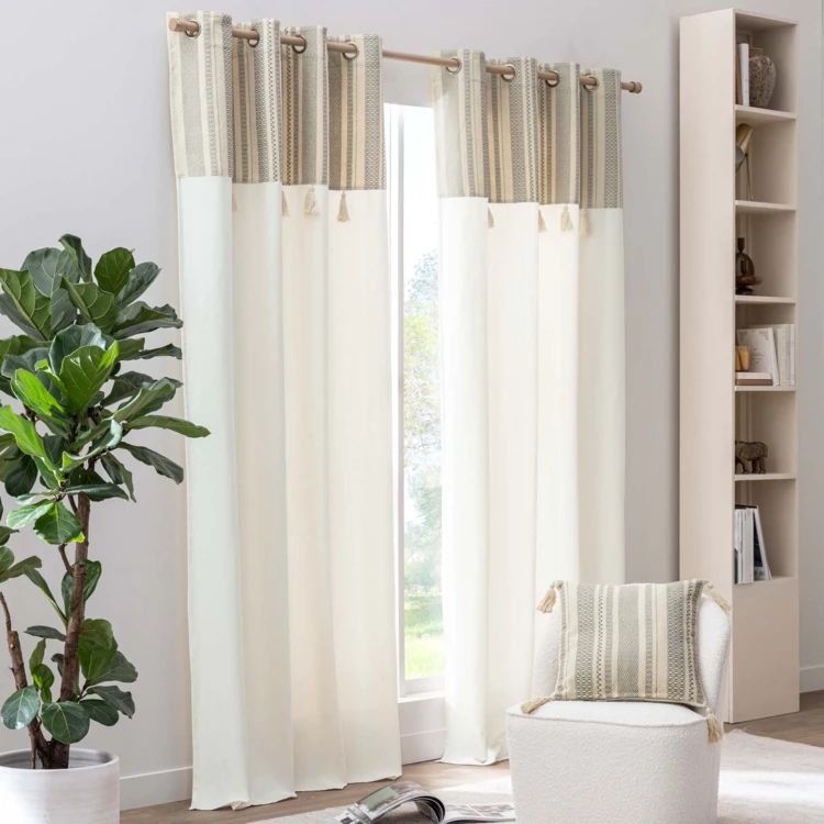 Rideau à œillets polycoton avec top à rayures métallisé et pompons