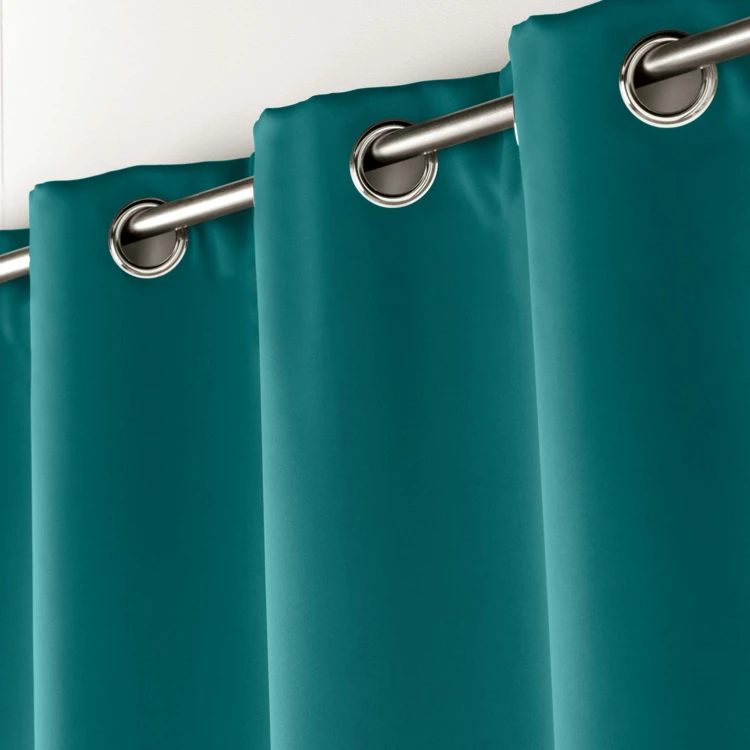 Rideau occultant uni à oeillets