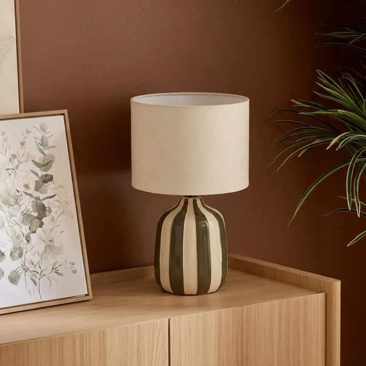 Lampe à poser en céramique rayée avec abat-jour textile