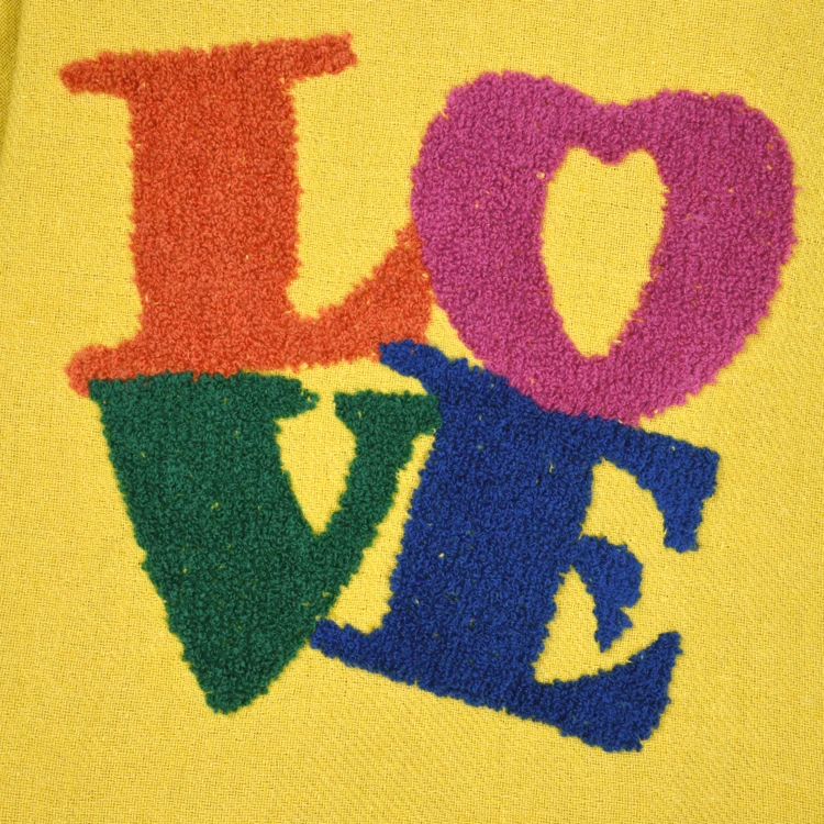 Fouta aus Polybaumwolle mit Fransen und Stickerei LOVE