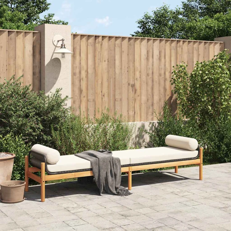 Banc de jardin avec coussins