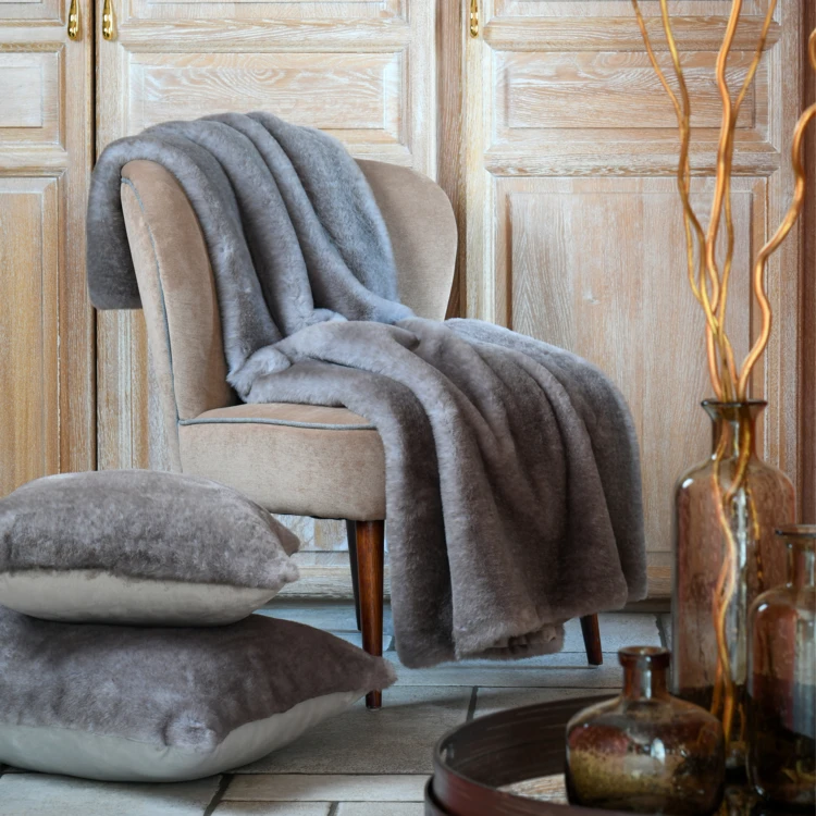 Plaid en fausse fourrure douce