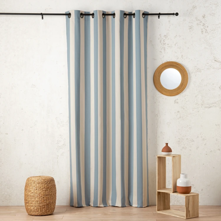 Rideau à rayures verticales en armure satin avec œillets