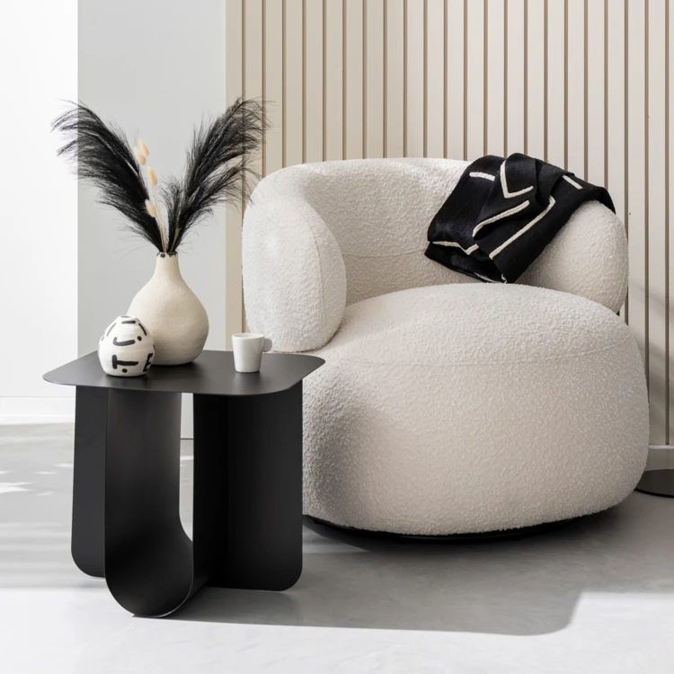 Table basse design contemporain en métal