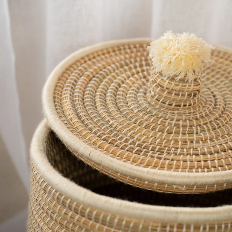 Panier à linge en fibres naturelles et laine