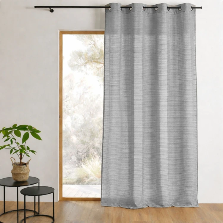 Voilage fantaisie à fines rayures