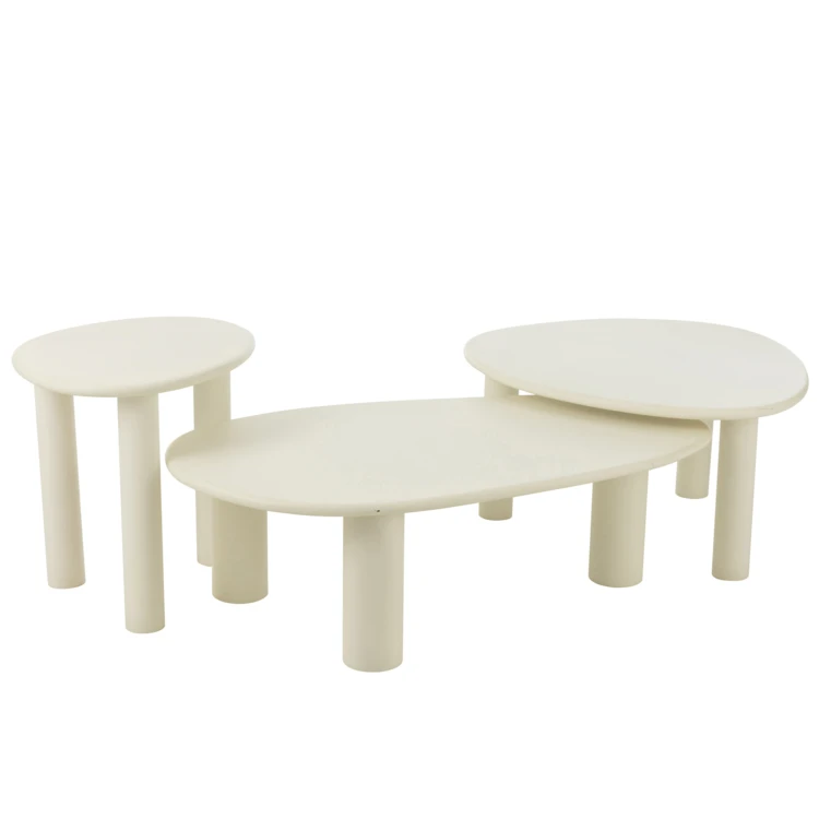 Mesa de centro de madera con diseño contemporáneo y líneas depuradas