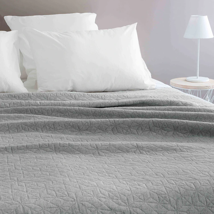 Colcha acolchada de polialgodón texturizado en relieve