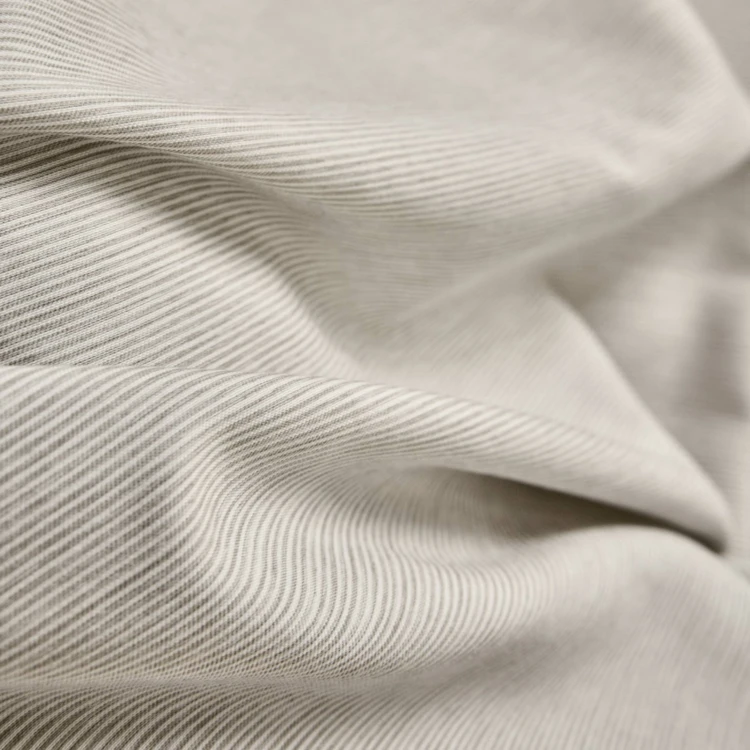 Parure de lit en microfibre flanelle motif fines rayures
