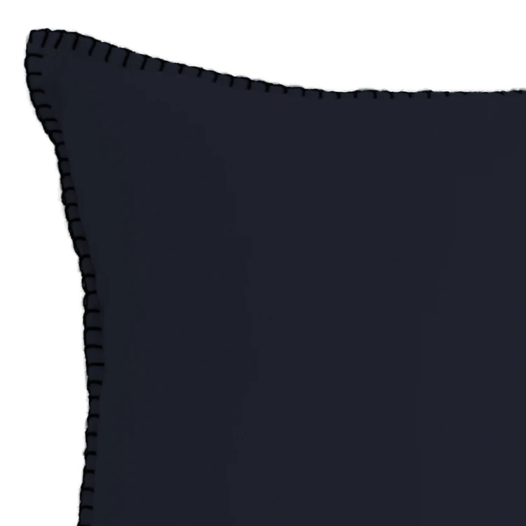 Coussin coton et bourdon noir