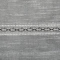 Vorhang mit durchbrochenen Linien