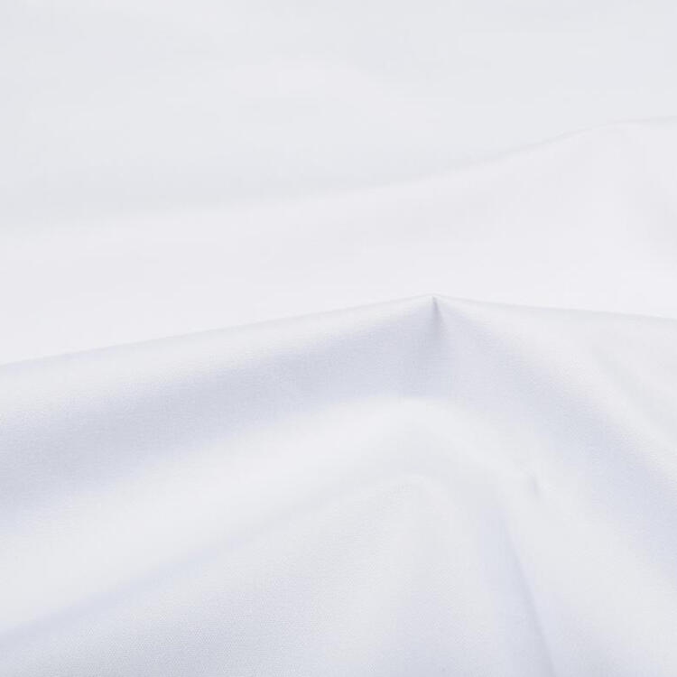Grauer Verdunklungsvorhang aus 100 % Polyester in Uni-Farbe